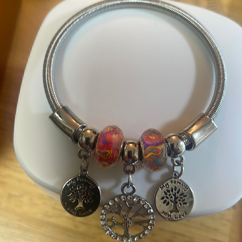 Bracelet   